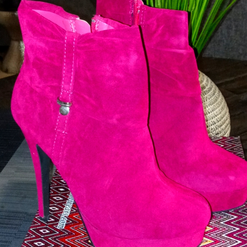 Boots - Picture 2 of 2